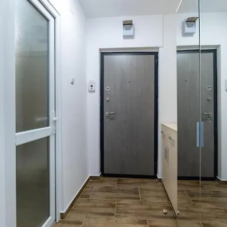 Luxury Radox Apartment Park 1 Bz Buzău Exterior photo
